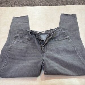 Levi’s hi rise frayed hem jeans w” 2% stretch